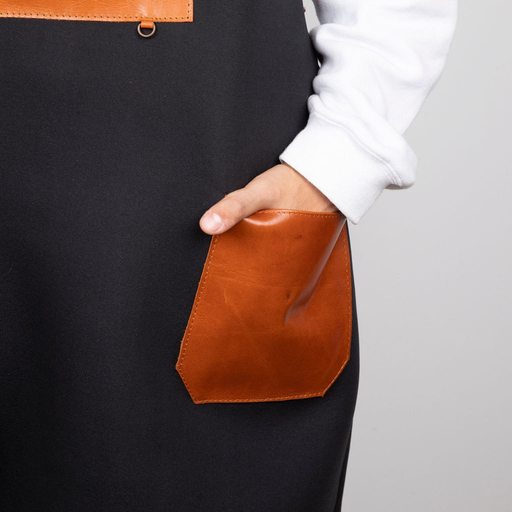 ✨ Tablier artisanal en cuir véritable 🧵🐄