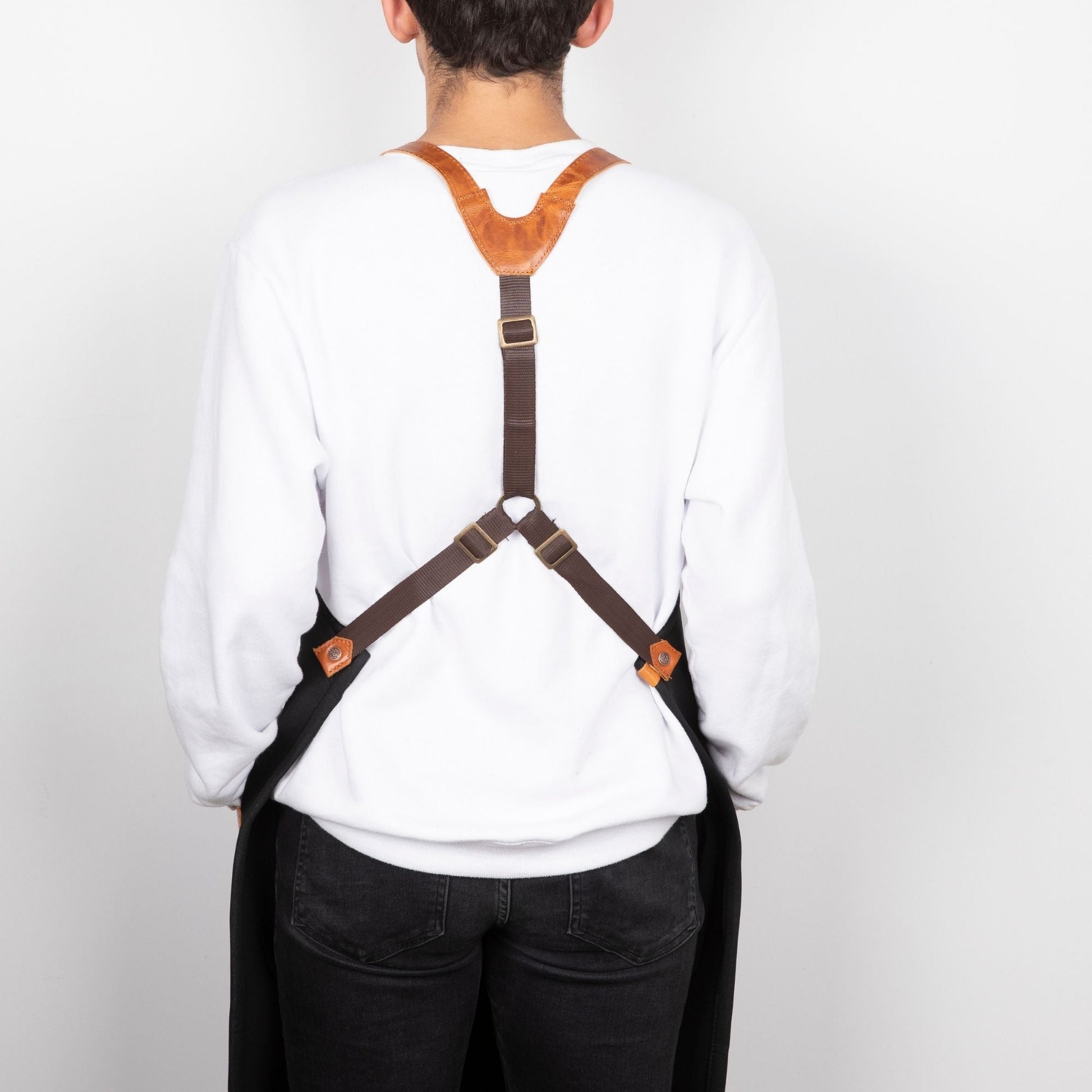 ✨ Tablier artisanal en cuir véritable 🧵🐄