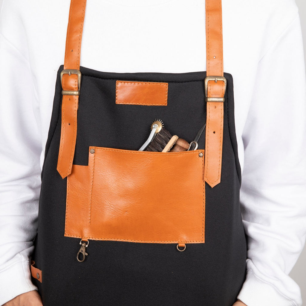 ✨ Tablier artisanal en cuir véritable 🧵🐄